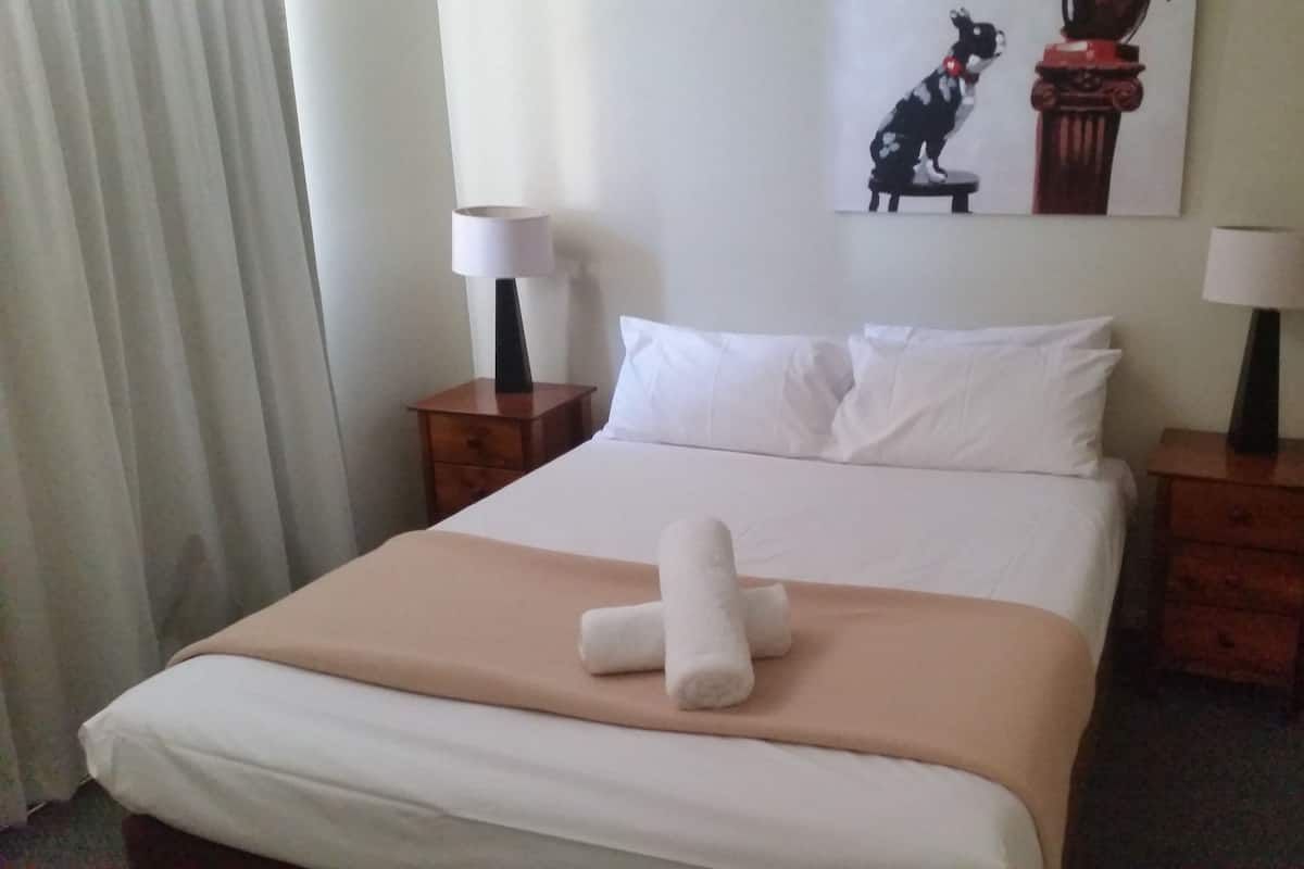 Standard-Suite, 2 Schlafzimmer, Nichtraucher, Küche (Huge FSC for 7) | 1 Schlafzimmer, Babybetten, kostenloses WLAN, Bettwäsche
