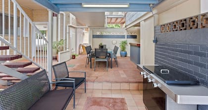 Clifford Park Holiday Motor Inn