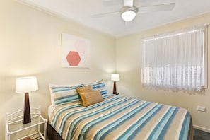 スタンダード スイート ベッドルーム (複数) 禁煙 キッチン (Large 3 bedroom self cont) | ベビーベッド、WiFi (無料)、ベッドシーツ