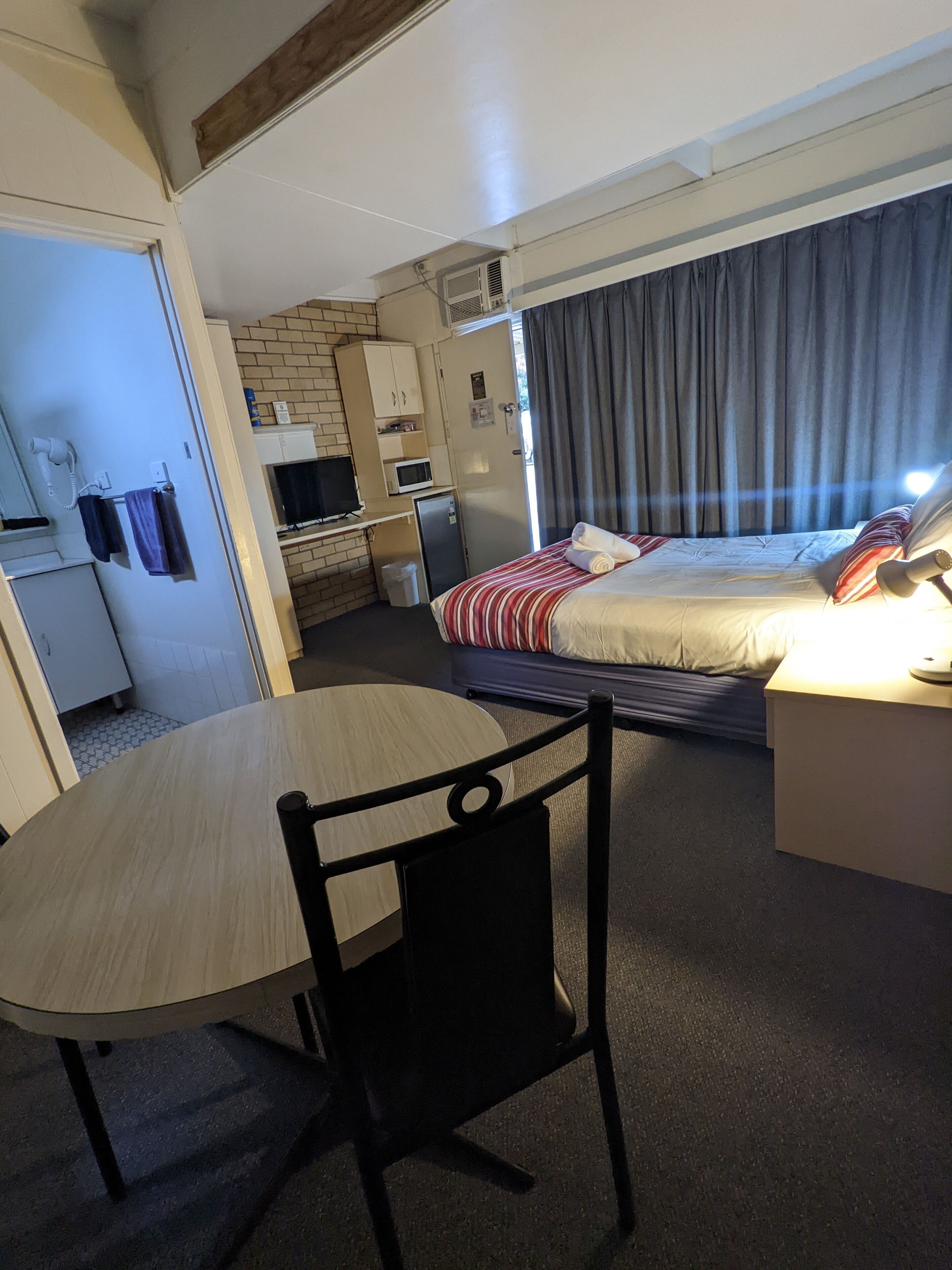 Wi-Fi de cortesia, roupa de cama