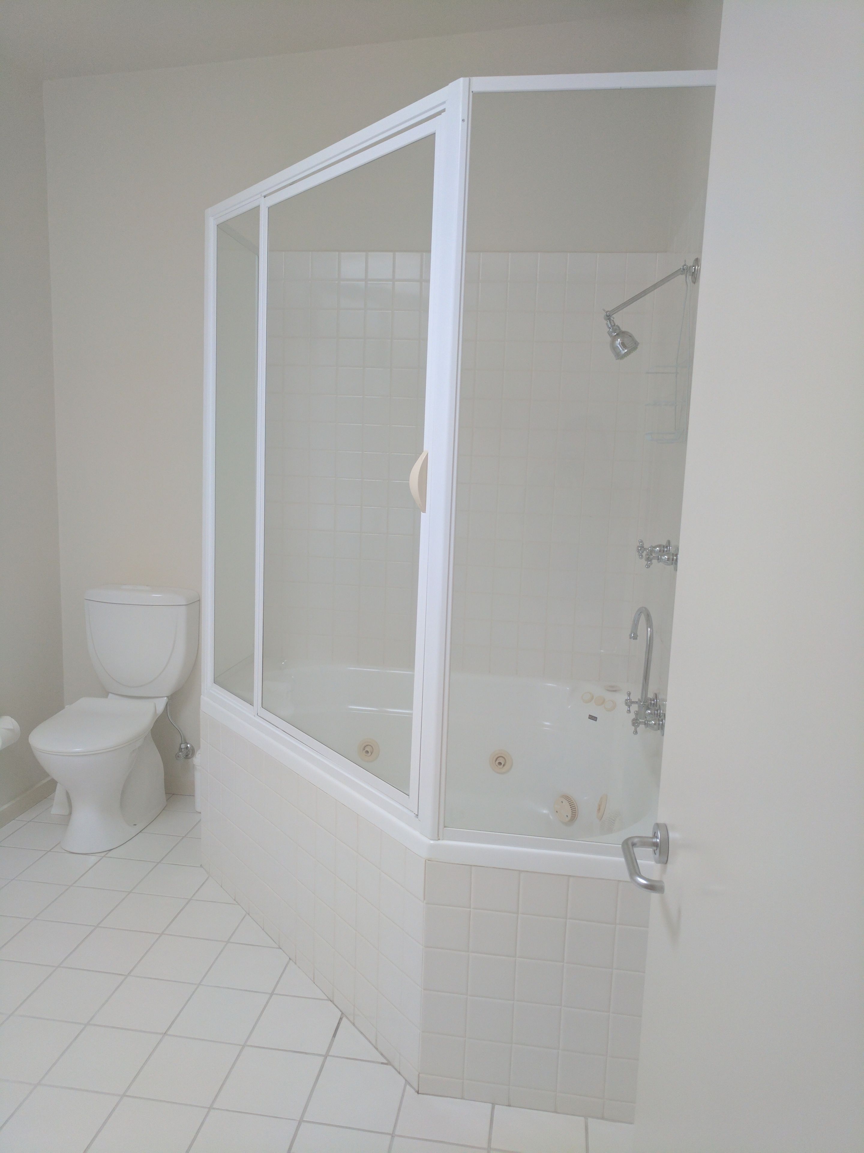 free toiletries, towels