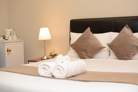 Desk, iron/ironing board, free WiFi, bed sheets