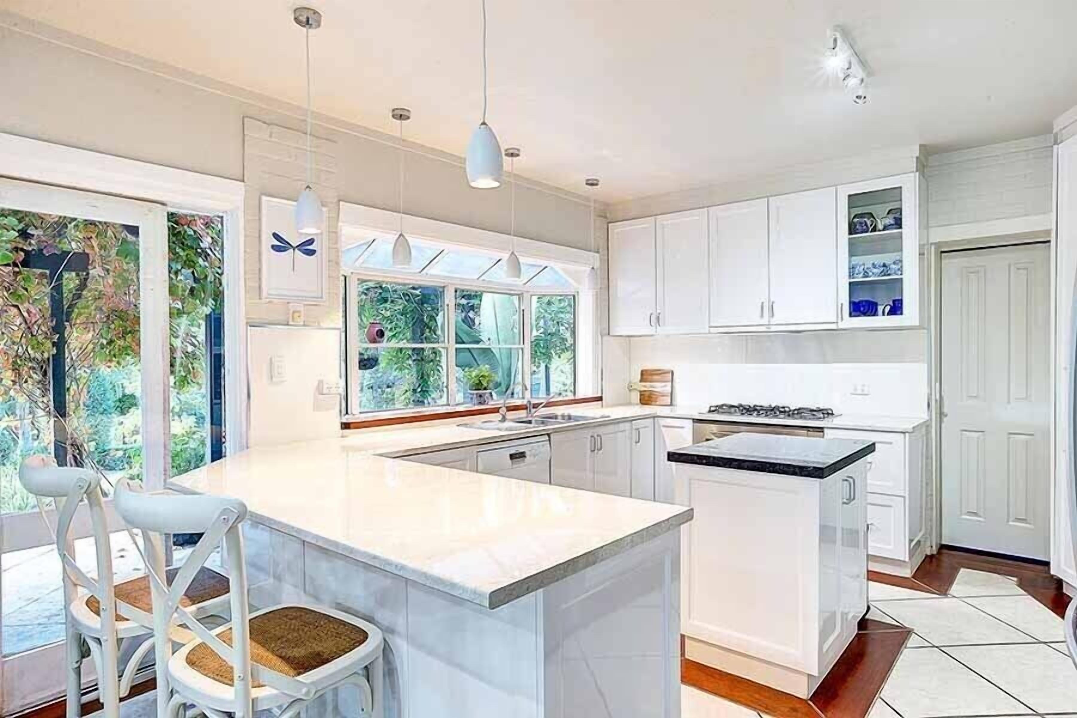 Evanslea House | Private kitchen | Fridge, microwave, stovetop, coffee/tea maker