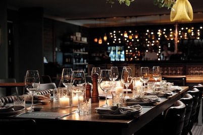 Mayfair Motel Emerald