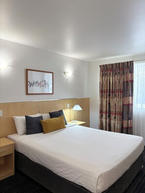 Standard Room, Non Smoking (Mayfair Queen Room)