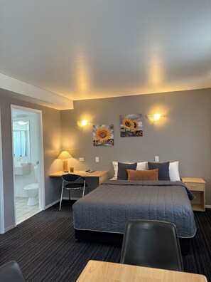 1 bedroom, individually decorated, individually furnished