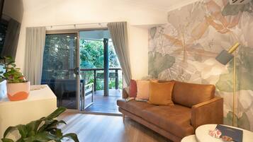 Rosewood Cottage | Living area | Flat-screen TV, fireplace