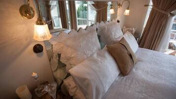 Colchones con pillow-top, decoración personalizada y muebles diferentes