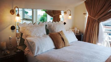 Camas con pillow-top, decoración personalizada y muebles diferentes