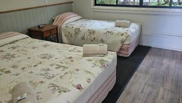 Quarto duplo standard, cozinha americana | Quartos à prova de som, Wi-Fi de cortesia, roupa de cama