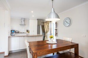 Cottage (Bell's Beachfront Cottage) | Dineren in de kamer