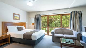 2 bedrooms, Egyptian cotton sheets, premium bedding, free WiFi