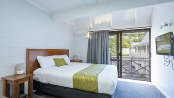 2 bedrooms, Egyptian cotton sheets, premium bedding, free WiFi