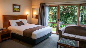 Standard Studio | Egyptian cotton sheets, premium bedding, free WiFi, bed sheets
