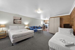 Standard Triple Room, Non Smoking, Kitchenette (Triple Room) | Bathroom | Shower, free toiletries, hair dryer, towels