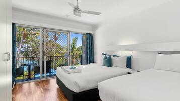 Riverview Apartment Grande | Iron/ironing board, cots/infant beds, free WiFi, bed sheets