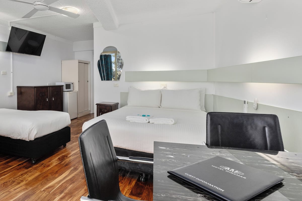 River Vista Room Grande | 2 bedrooms, iron/ironing board, cribs/infant beds, free WiFi
