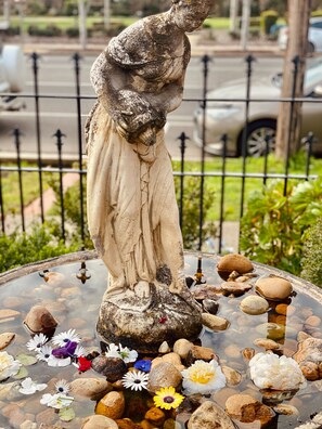 Interior entrance - Mates Gully (Wagga Wagga)