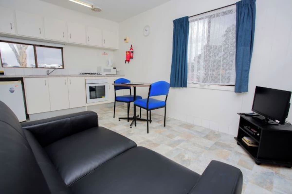 Budget Cabin
