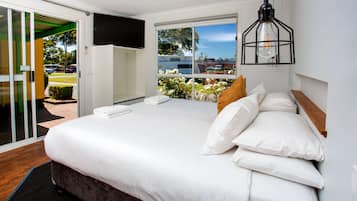 2 bedrooms, soundproofing, iron/ironing board, WiFi