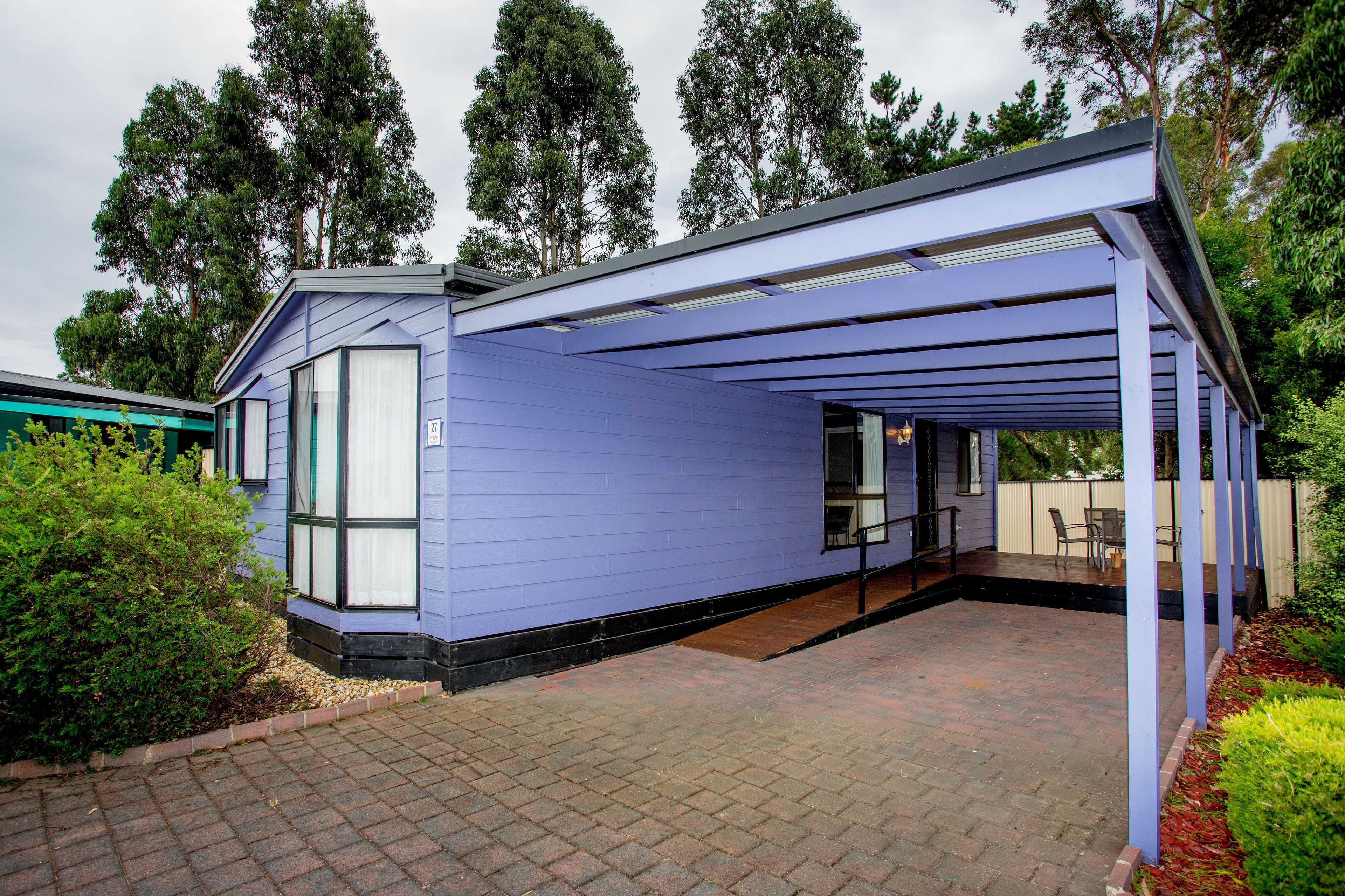 Family Cabin (Sleeps 5) | Terrace/patio