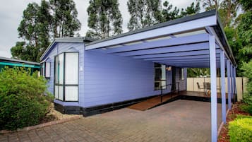 Family Cabin (Sleeps 5) | Terrace/patio