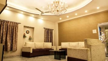 Área de estar no saguão