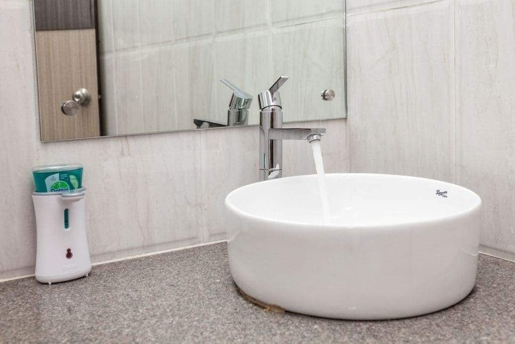 Quarto standard | Pia do banheiro