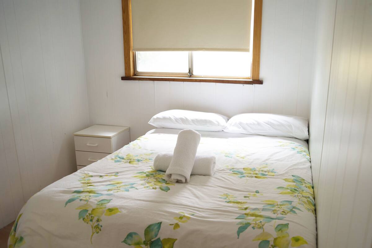 Standard-Suite, Mehrere Schlafzimmer, Küche (Three Bedroom Cottage 5) | Zustellbetten, kostenloses WLAN