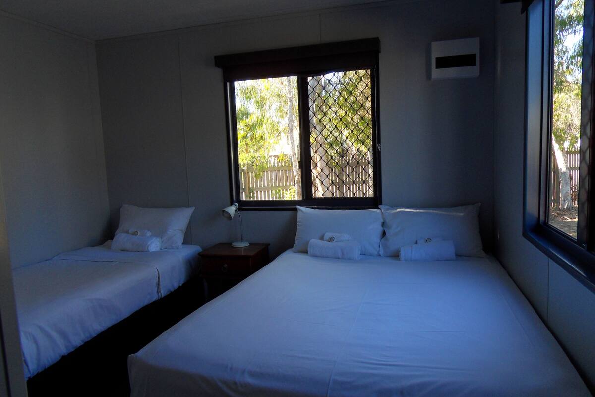 Standard Room, Non Smoking, Kitchenette (Twin cabin) | Iron/ironing board