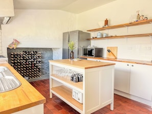 Traditional House, 2 Bedrooms, Kitchen | Private kitchen