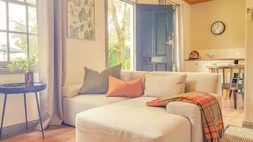 Standard Suite, 1 Bedroom, Non Smoking, Refrigerator & Microwave