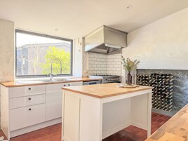 Traditional House, 2 Bedrooms, Kitchen | Private kitchen | Fridge, microwave, coffee/tea maker, electric kettle