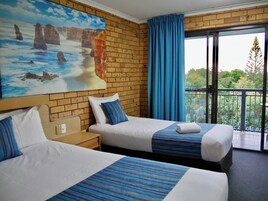 防过敏的被褥、办公桌、熨斗/熨衣板、折叠床/加床（额外收费）