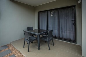 Balcony - Spinifex Motel & Serviced Apartments (Townview)