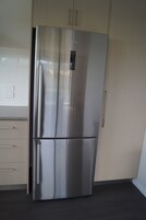 Refrigerador, microondas, cafetera/tetera, tetera/pava eléctrica