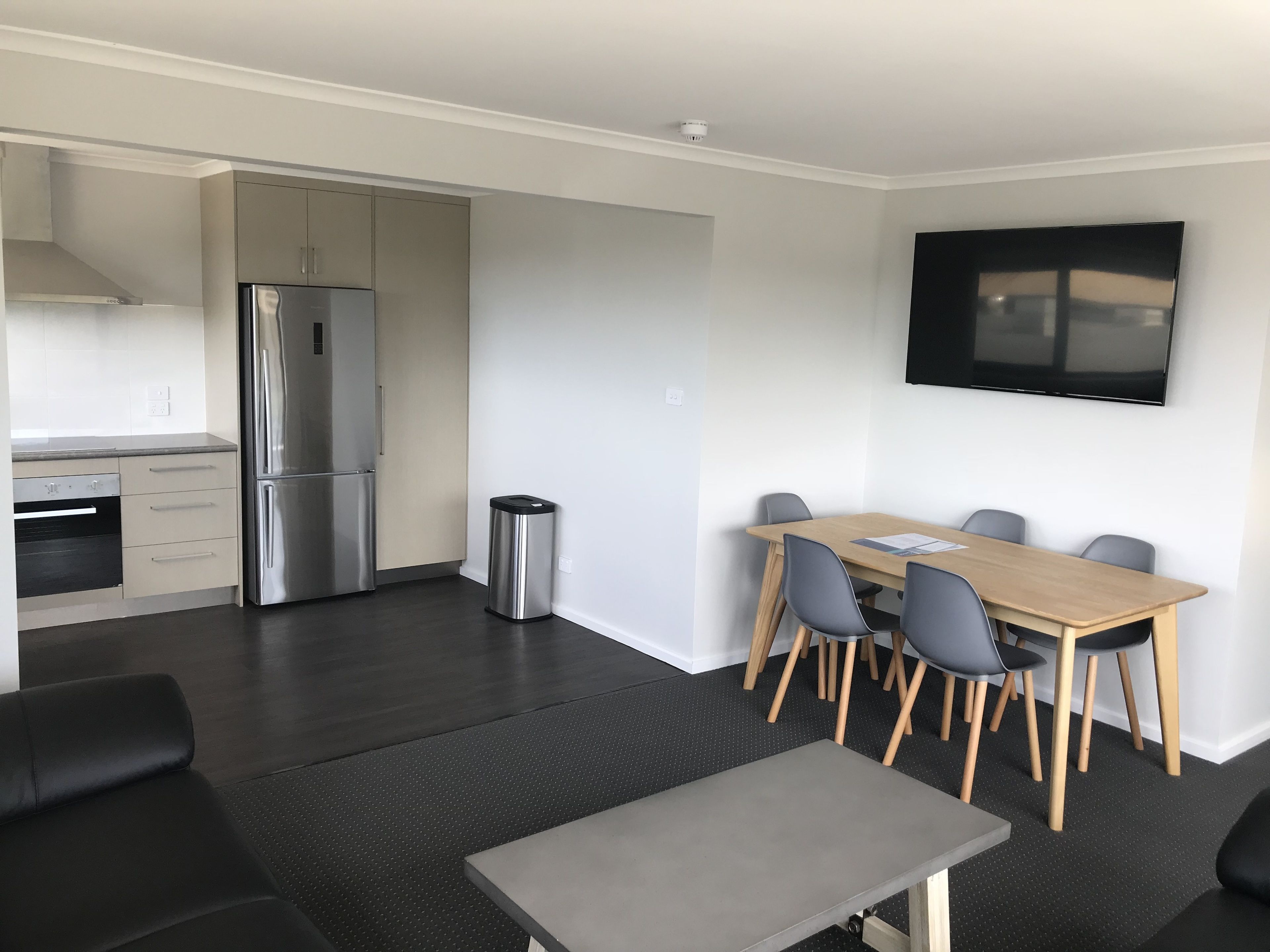 Standard Apartment, 3 Bedrooms, Kitchen | Private kitchen
