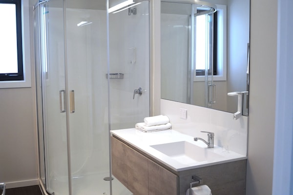 Standard Apartment, 3 Bedrooms, Kitchen | Bathroom | Shower, free toiletries, hair dryer, towels