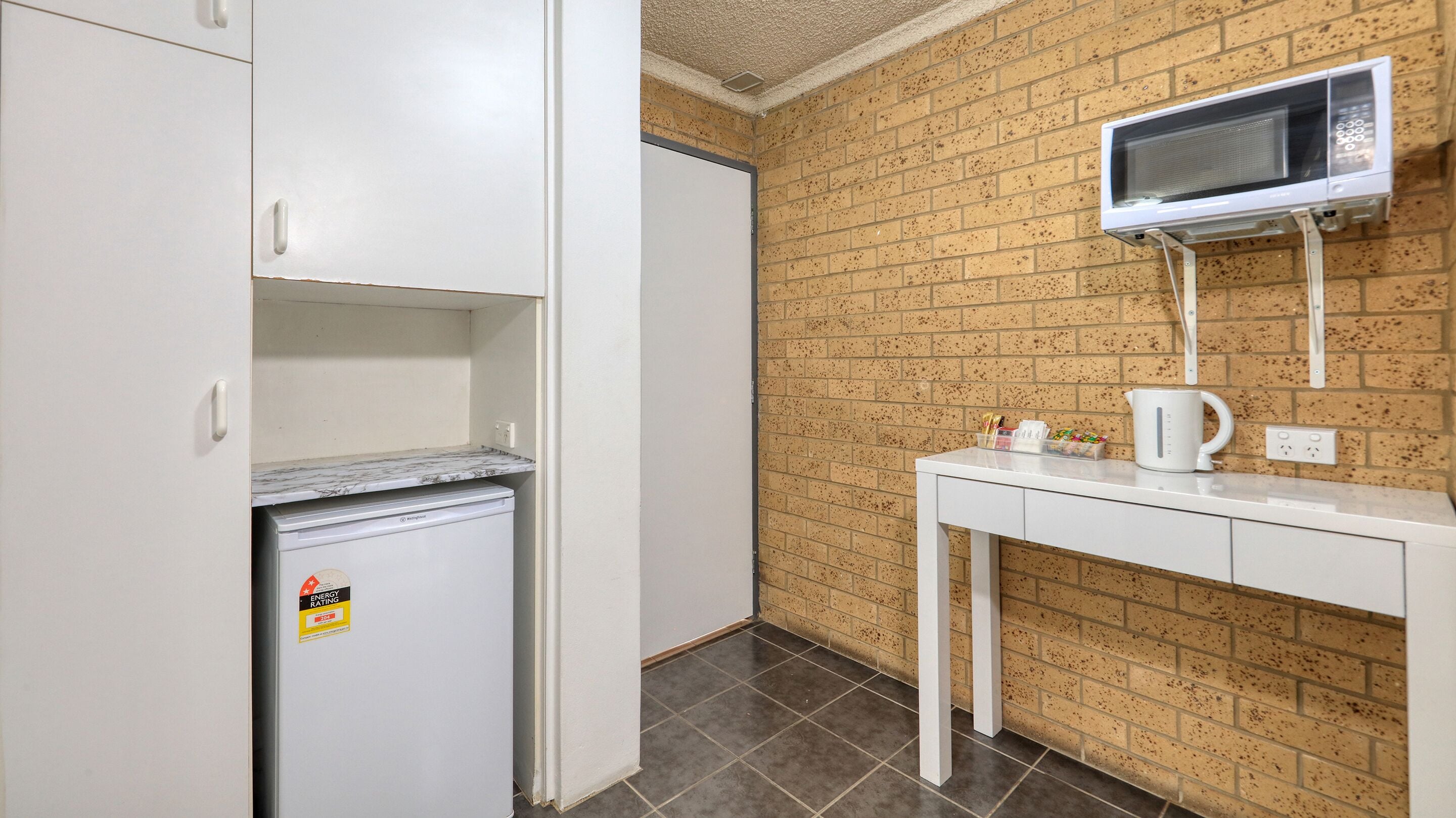 Chambre Standard, non-fumeur, baignoire (Standard 2 bedroom unit) | Lit de bébé (supplément), accès au Wi-Fi (inclus), literie fournie