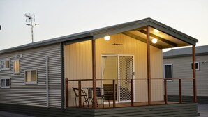 Unclassified image, 3 of 40, button - Riverside Cabin Park (Kialla)