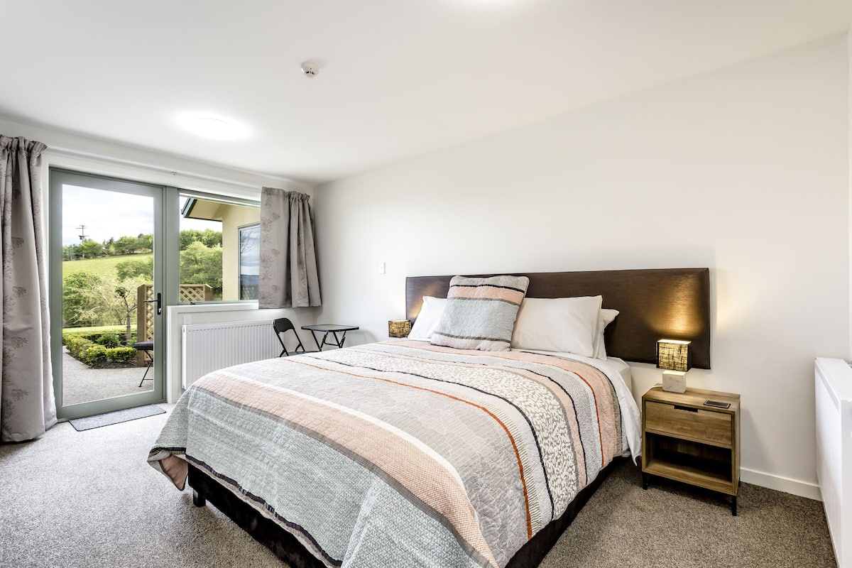Suite estándar (King Room With Ensuite) | Ropa de cama de alta calidad y sistema de insonorización