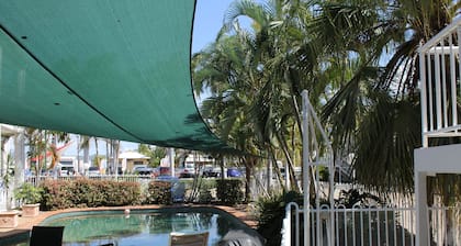 The Colonial Rose Motel