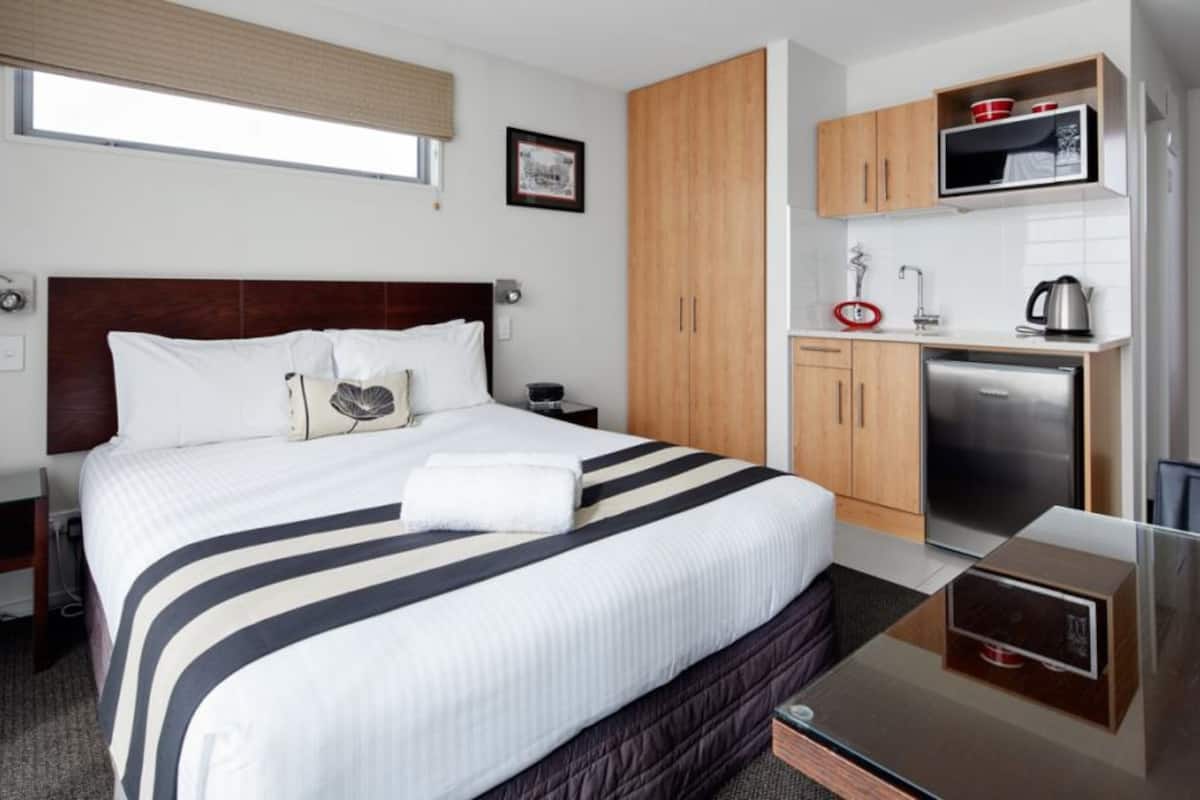 1 bedroom, laptop workspace, free WiFi, bed sheets