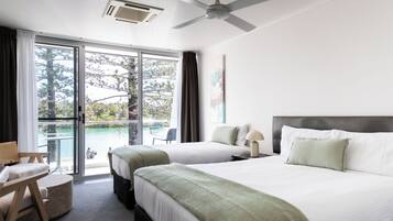 Desk, soundproofing, iron/ironing board, free WiFi