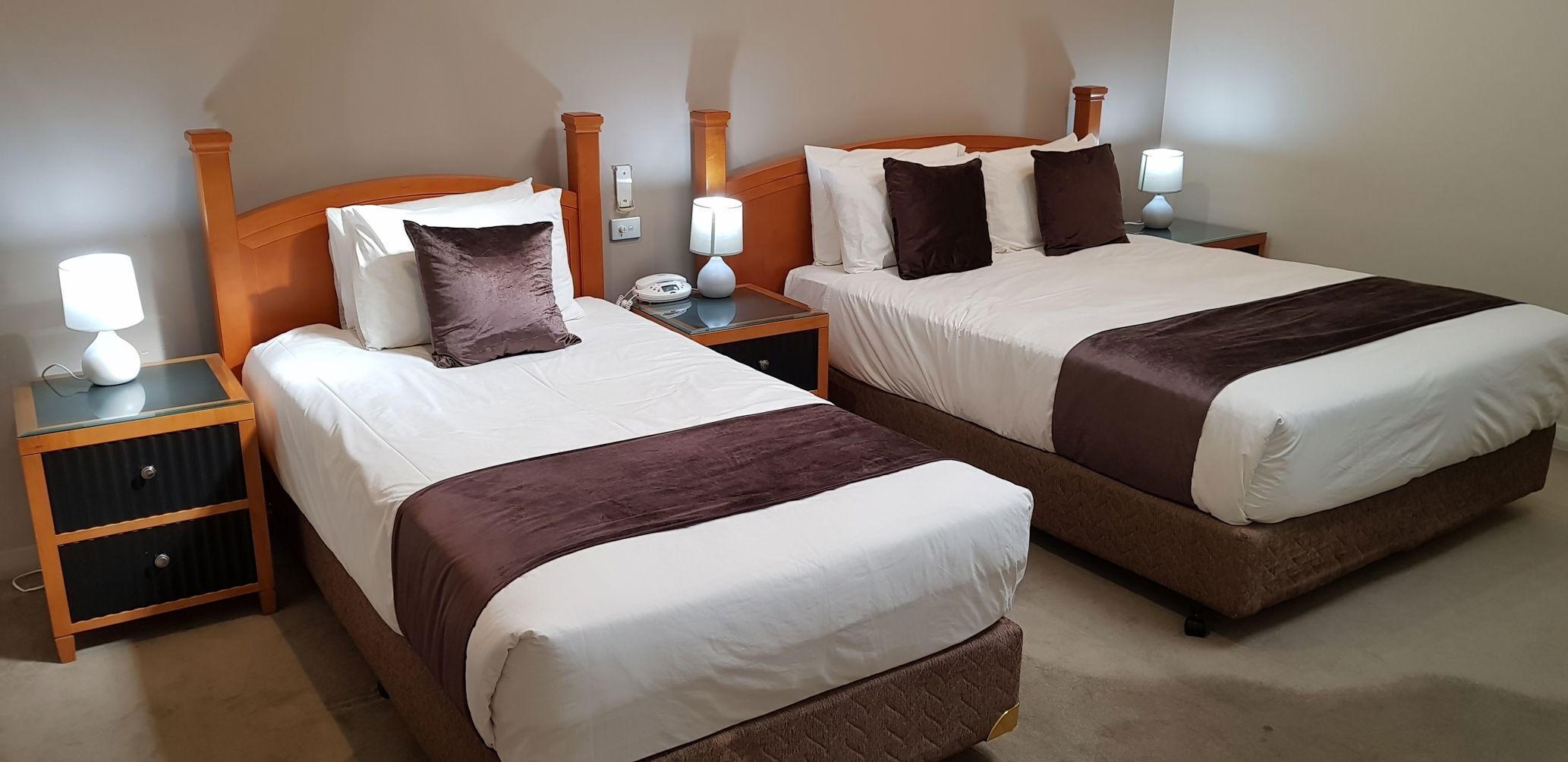 Minibar, desk, iron/ironing board, cots/infant beds