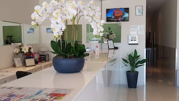 Quầy tiếp tân