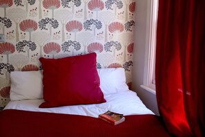 Appartamento Classic, letti multipli, non fumatori, cucina | Una scrivania, ferro/asse da stiro