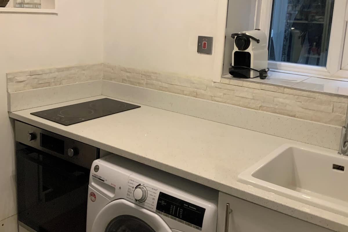 Studio Standard, 1 lit double, non-fumeurs, coin cuisine | Bureau, fer et planche à repasser, lits bébé (en supplément)