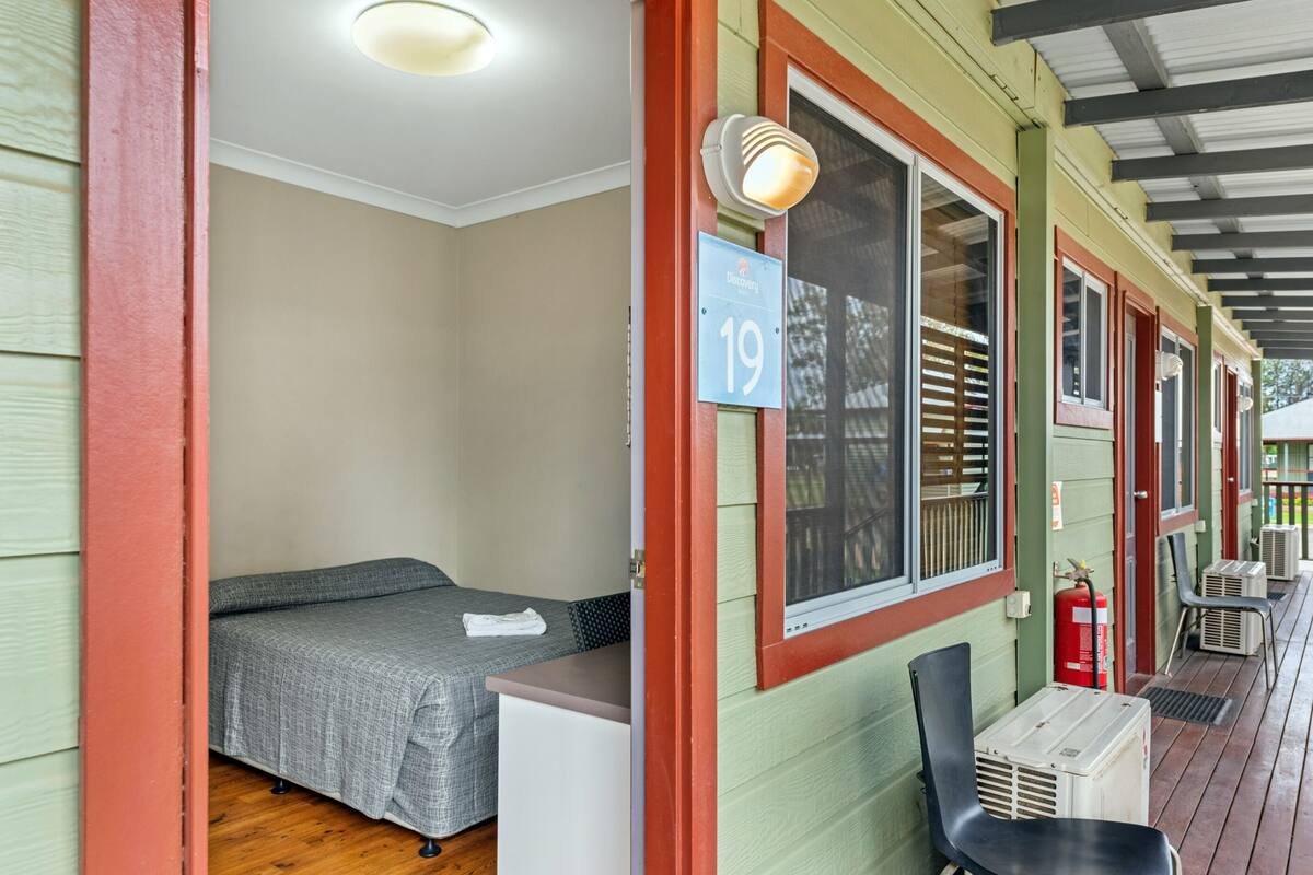 standard room | free wifi, bed sheets