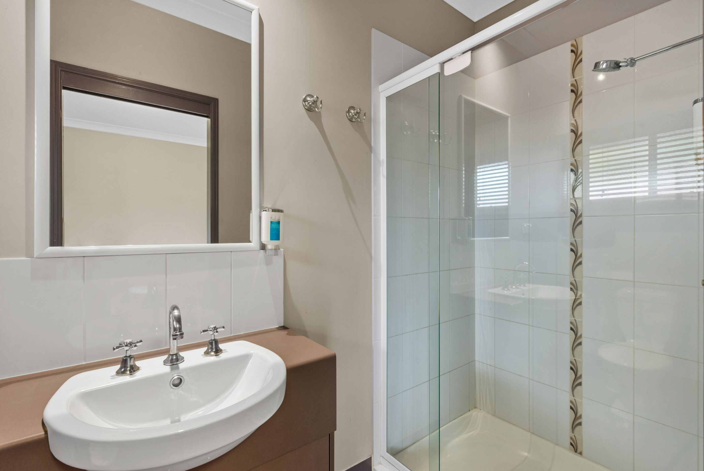 standard room | bathroom | shower, towels
